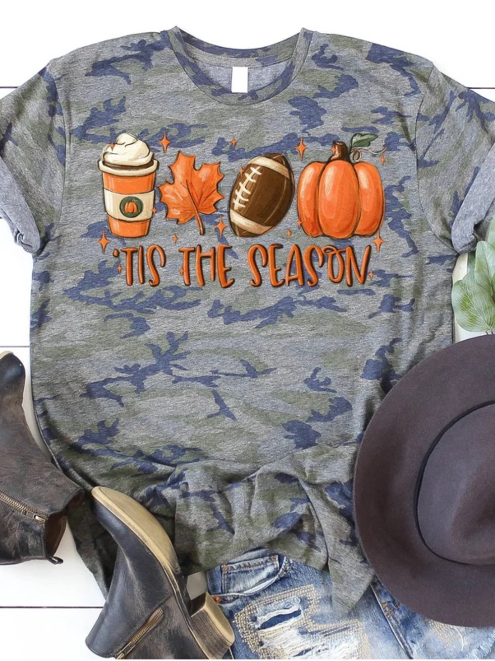 New ‘‘tis the season camo tee S